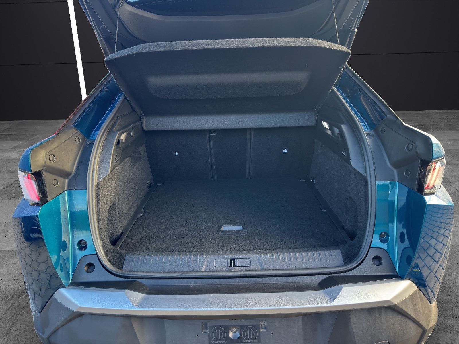 Fahrzeugabbildung Peugeot 3008 Allure *Wärmepumpe*LED*180°Cam*SitzHZ*DAB*