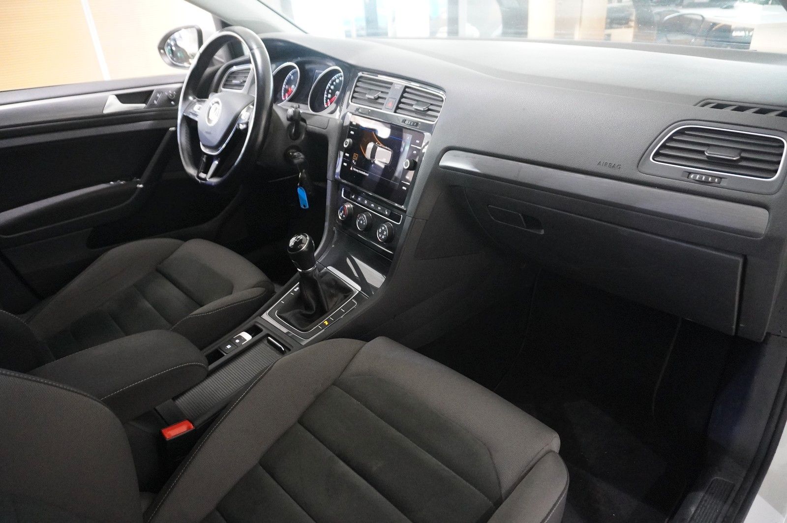 Fahrzeugabbildung Volkswagen Golf VII Variant 1.6 TDI NAVI/LED/SH/ACC/PDC/AHK