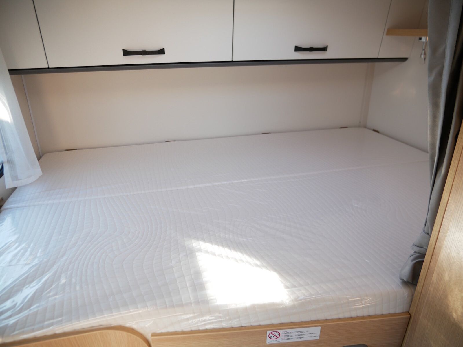 Fahrzeugabbildung Sunlight Adventure V 60 Autom.Faltverdunkelung
