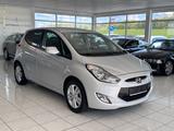 Hyundai ix20+Automatik+Klimaaut+Leder+Tempomat+SHZ+76TKM - silberne Hyundai ix20