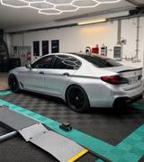 BMW 540i M-Sport *MASSAGE *HA-LENK* H&R *BELÜFTUNG  - BMW 540 Limousine 540i sport mit Benzin-Antrieb