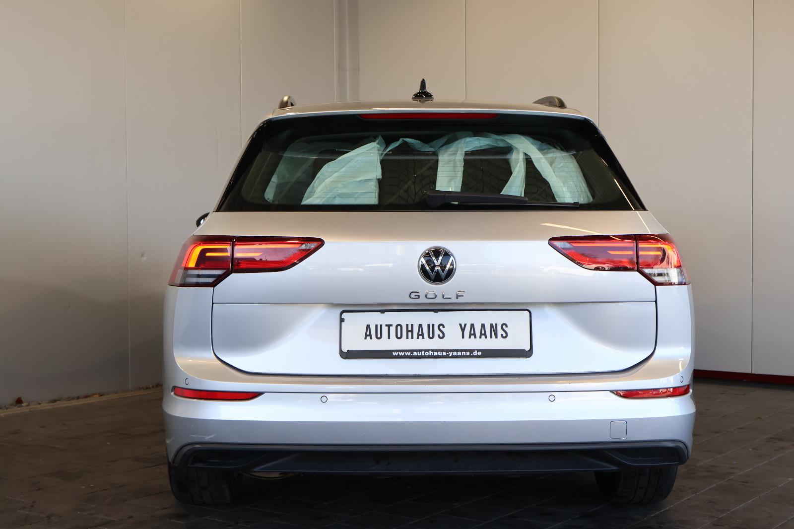 Volkswagen Golf VIII 2.0 TDI Life AID+ACC+LED+AMBIENT+AHK