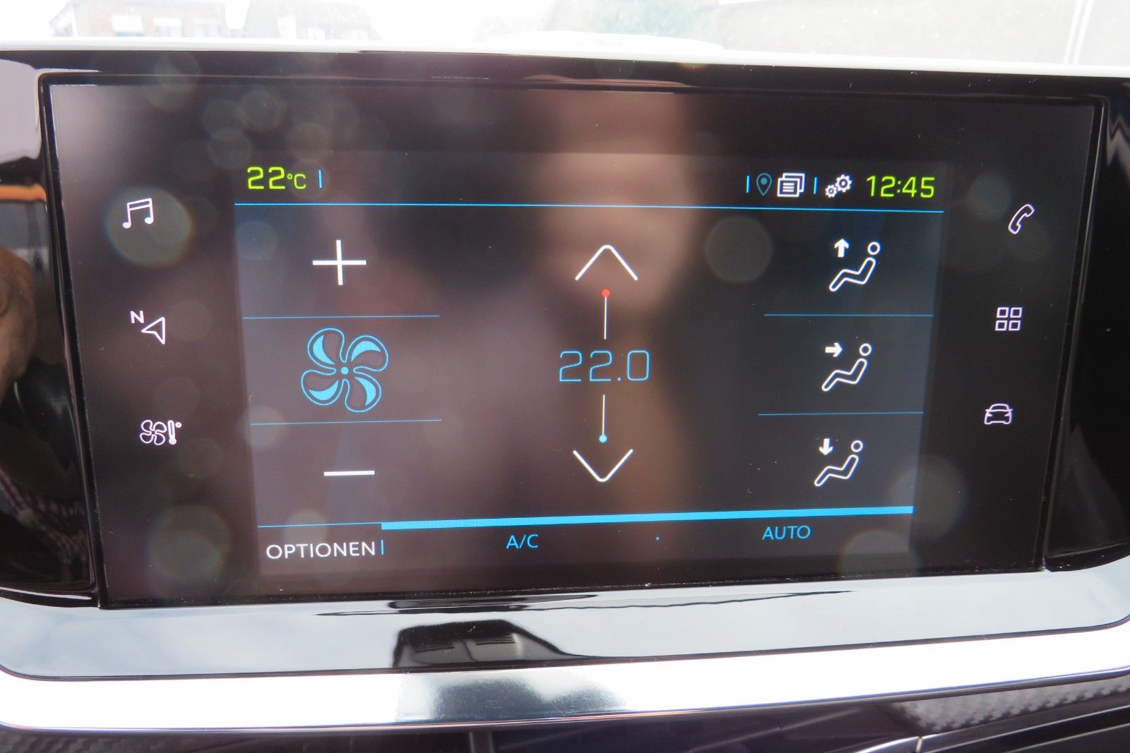 Fahrzeugabbildung Peugeot 2008 e- GT SITZH. NAVI KAMERA PDC 1.HD