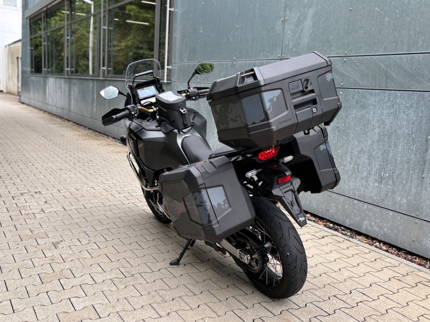 Fahrzeugabbildung Honda CRF 1100 Africa Twin Adventure Sports ES Koffer,