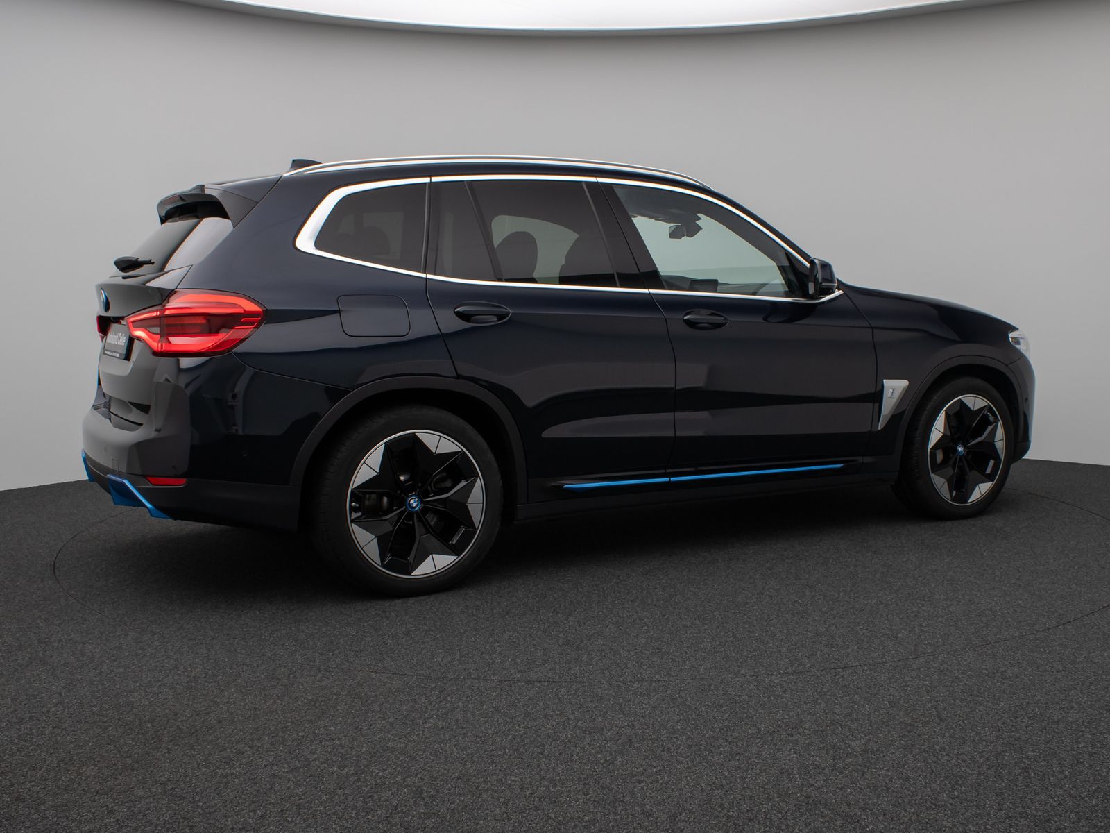 Fahrzeugabbildung BMW iX3 Impressive Panorama 360°HUD DAB H/K Komfort