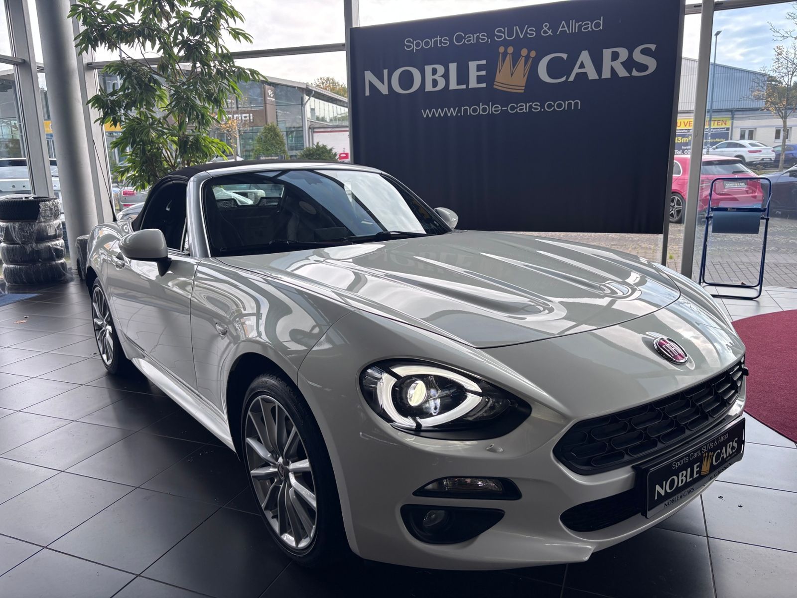 Fahrzeugabbildung Fiat 124 Spider Lusso LED NAVI ALU