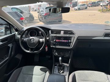 Volkswagen Tiguan - 9