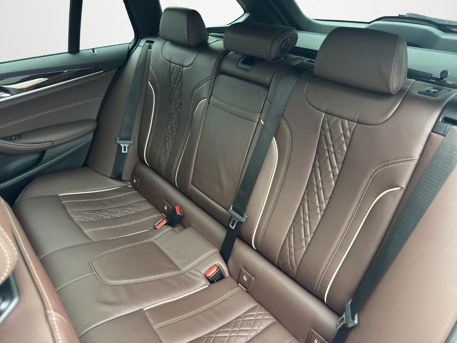 Fahrzeugabbildung BMW 540D XDRIVE M SPORT LASER 360° AHK HUD H&K BROWN