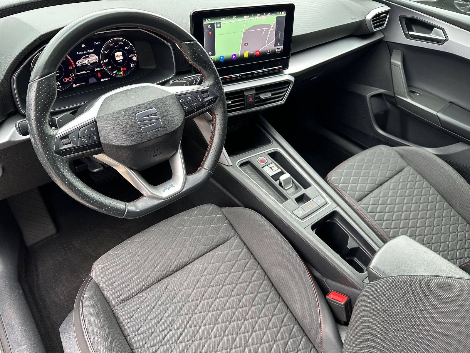 Fahrzeugabbildung SEAT Leon ST 2.0 TDI DSG FR NAV+LED+ACC+KAMERA