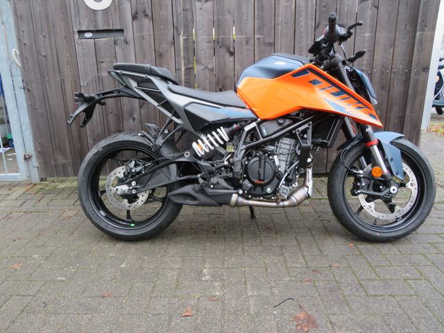 KTM 125 Duke 2024