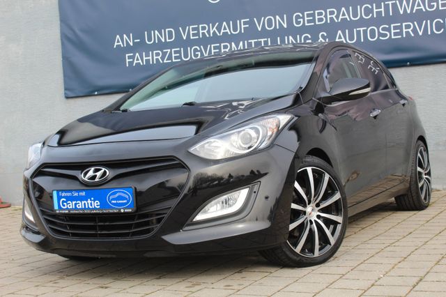 Hyundai i30 1.6 CRDi Style LEDER TEMPOMAT KLIMA PDC ALU