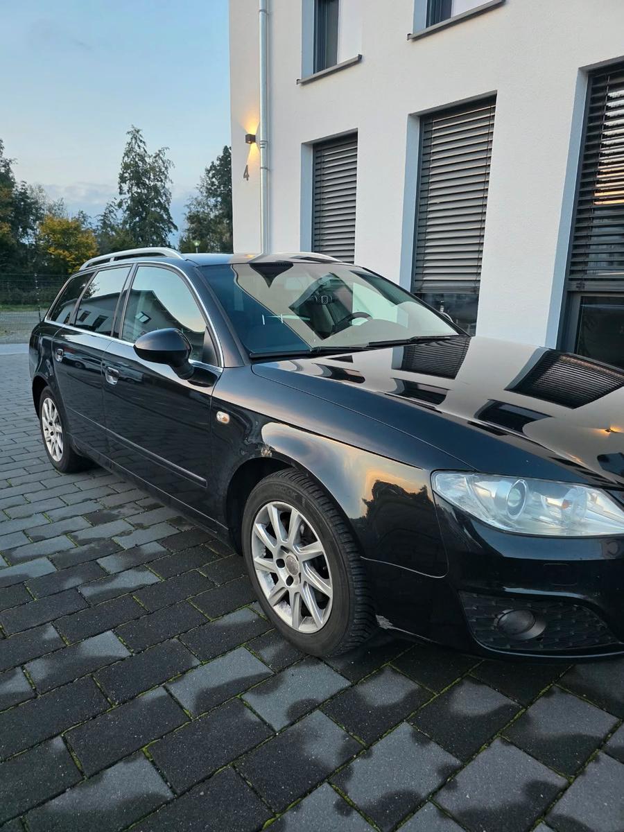 Seat Exeo 2011 — салон