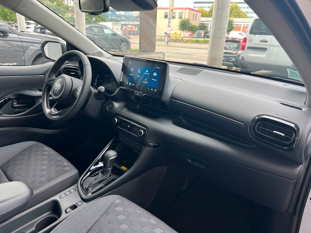 Fahrzeugabbildung Toyota Yaris Hybrid 1.5 Teamplayer Safety +Comfortpaket