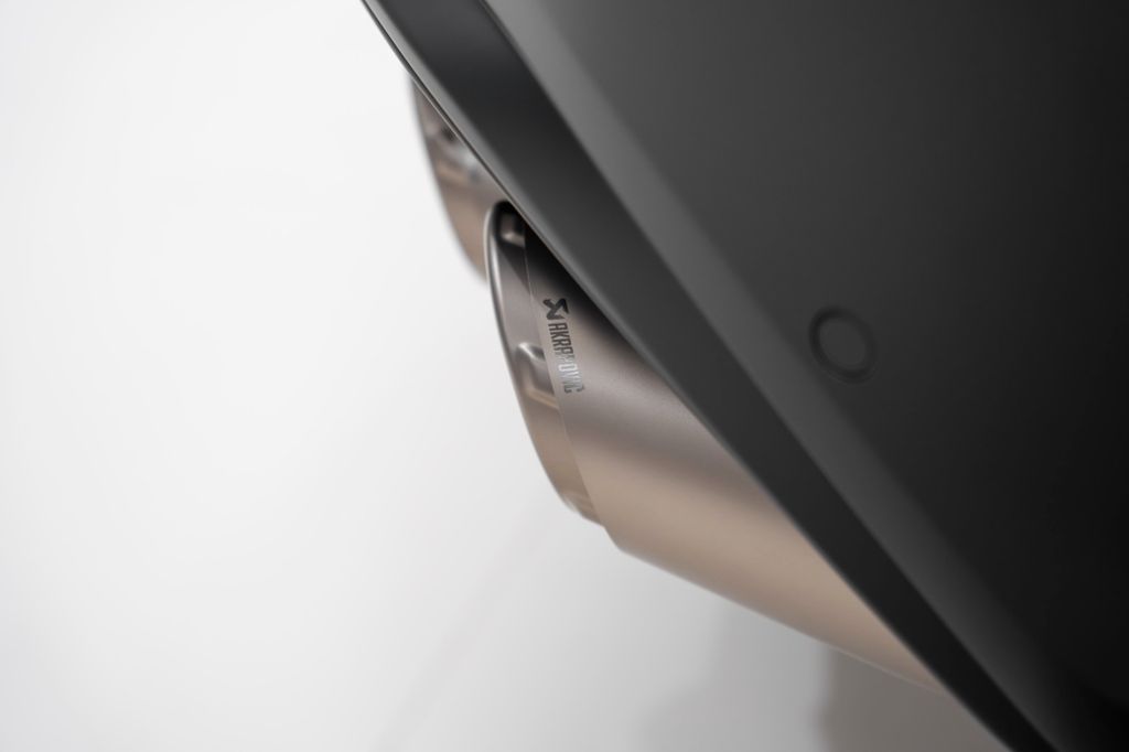 Urus 4.0 V8 SE MATT BLACK AKRAPOVIC CARBON - Bild 11