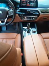 BMW 540d xDrive Limousine Sport Line  - silberne BMW 540