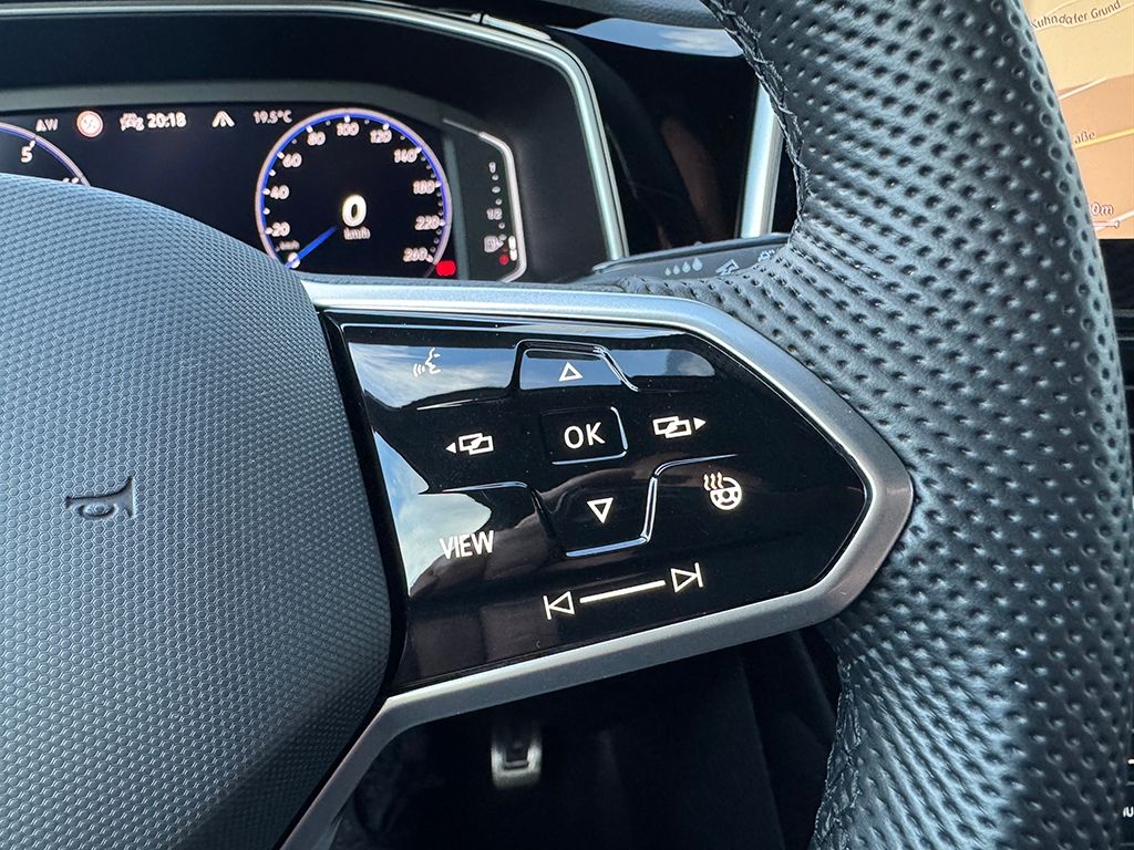 T-Roc 1.5 TSI DSG R-LINE *AHK*NAVI*KEYLESS*
