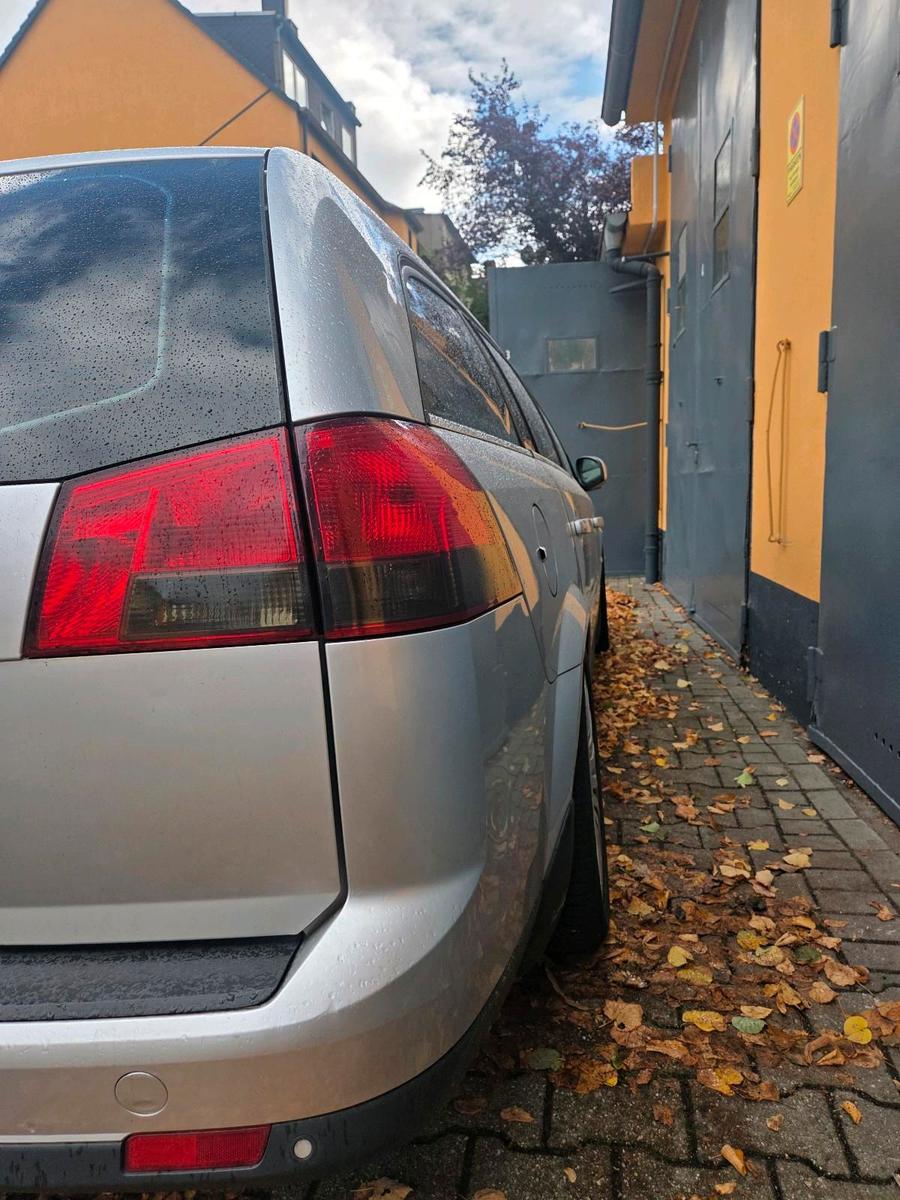 Opel Vectra 2004 — engine 211 HP (155kW)