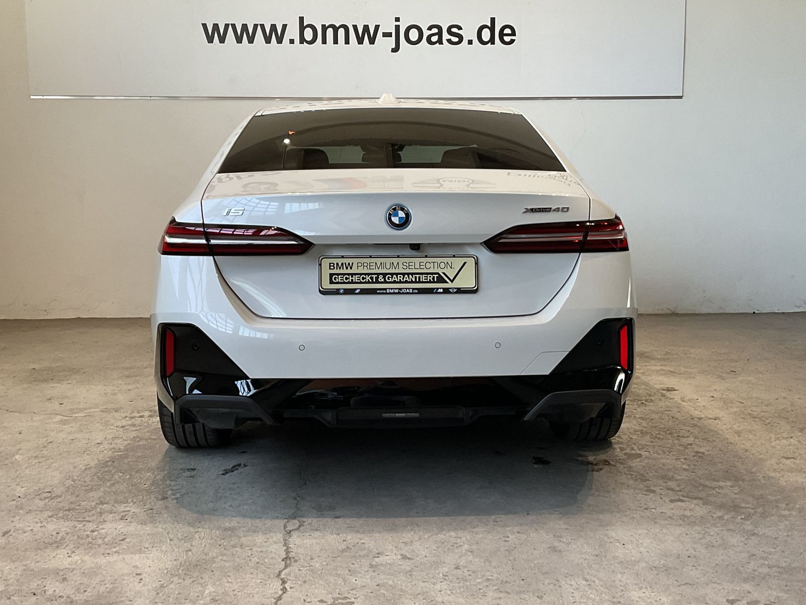 Fahrzeugabbildung BMW i5 xDrive40 M-Sportpaket | Sitzbelüftung vorn |