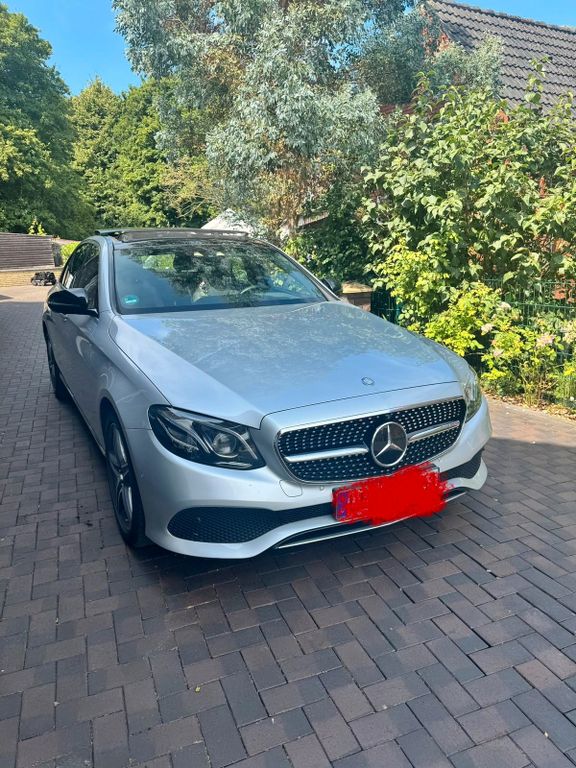Image of Mercedes-Benz E 220
