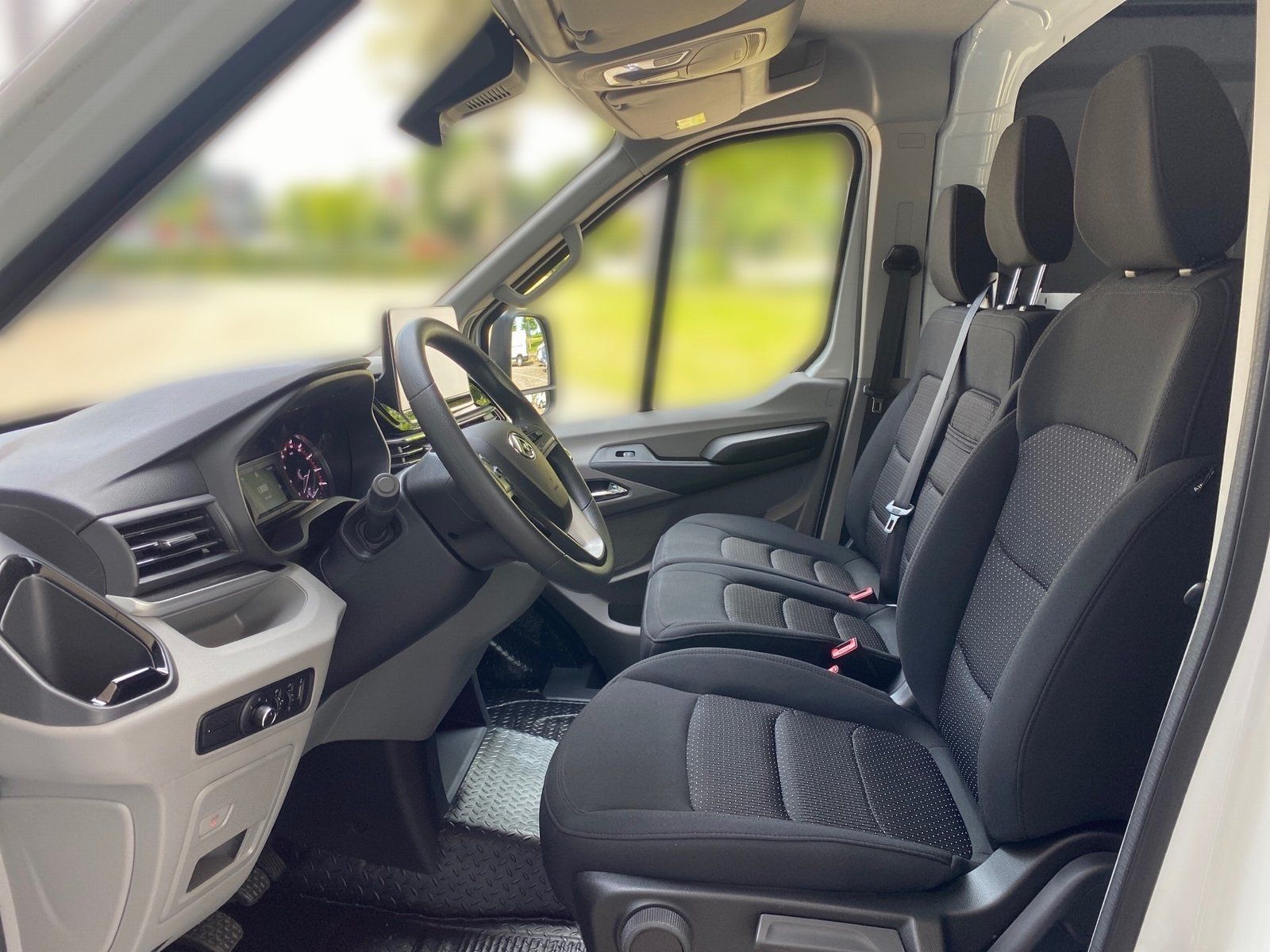 Fahrzeugabbildung Maxus Deliver9 Luxury FWD L3H2 *AKTION*