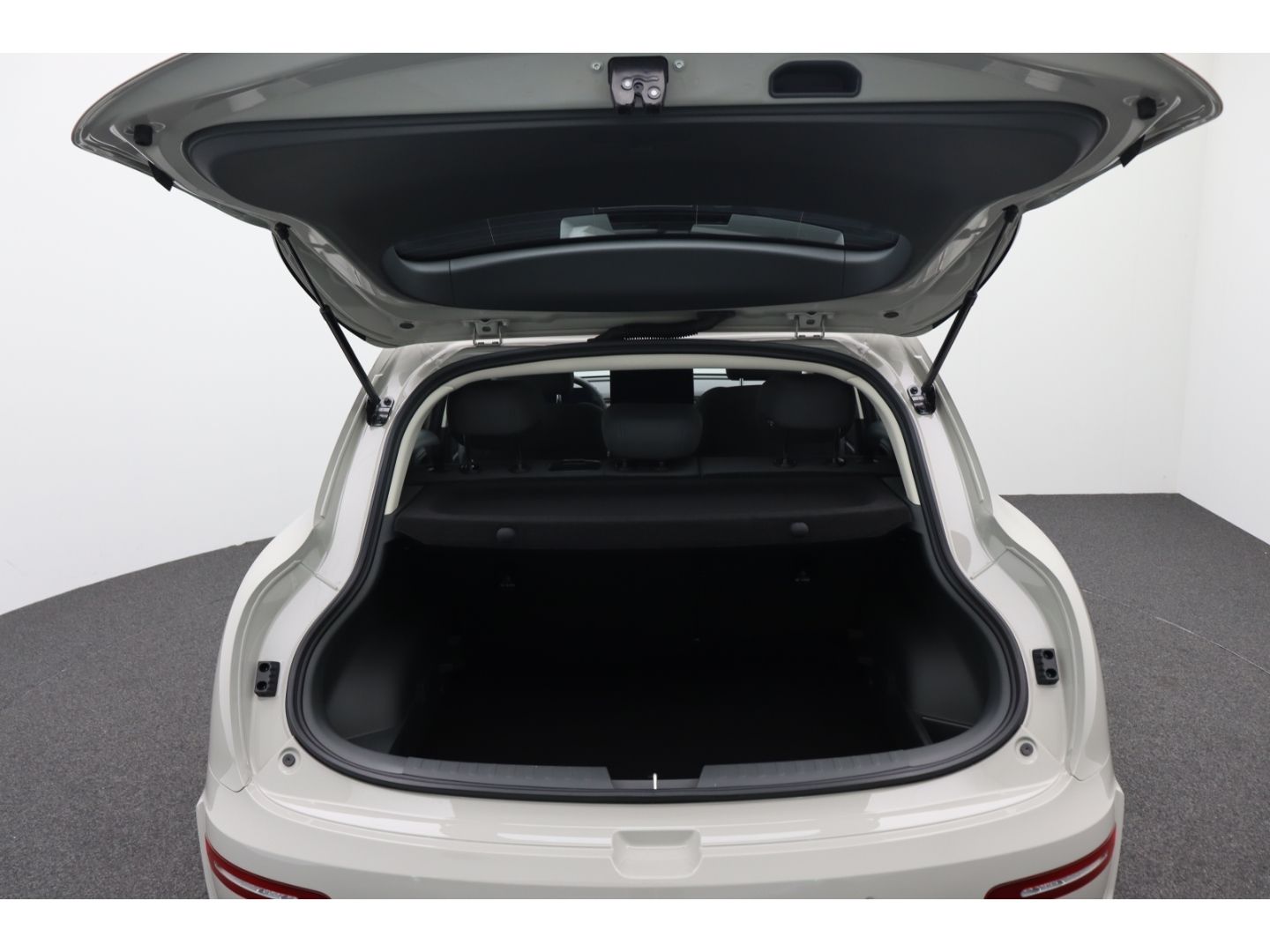 Fahrzeugabbildung GWM ORA 5 Hybrid Premium 360 Kamera ACC SHZ