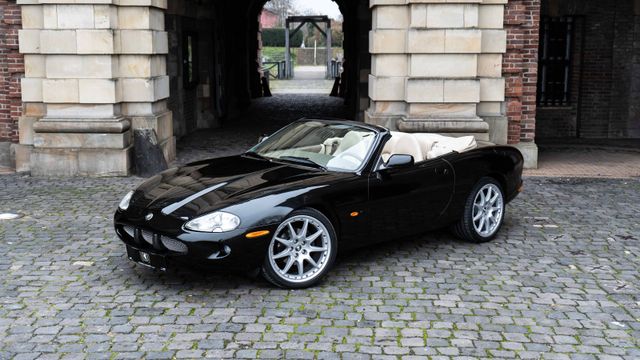 Fahrzeugabbildung Jaguar XK8 Cabriolet/Dt./2.Hd/Erstlack/Sammlerstück