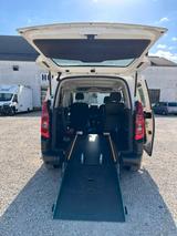 Citroën Berlingo BlueHDi 100 - ROLLSTUHLUMBAU/TAXI