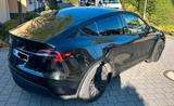 Tesla Model Y Hinterradantrieb RWD RWD - Tesla Gebrauchtwagen in Hamburg