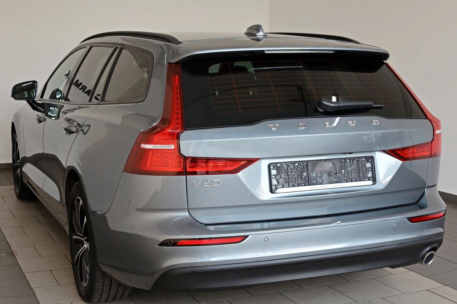 Fahrzeugabbildung Volvo V60 Momentum Leder,Navi,LED,ACC,Kamera,SH,SR+WR
