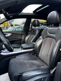 Audi Q8 - 10