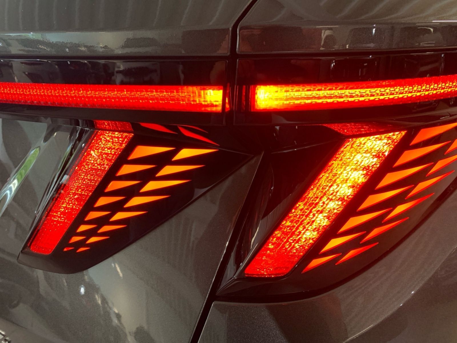 Fahrzeugabbildung Hyundai TUCSON 1.6 T-GDI Trend Hybrid el.HK Assi Krell