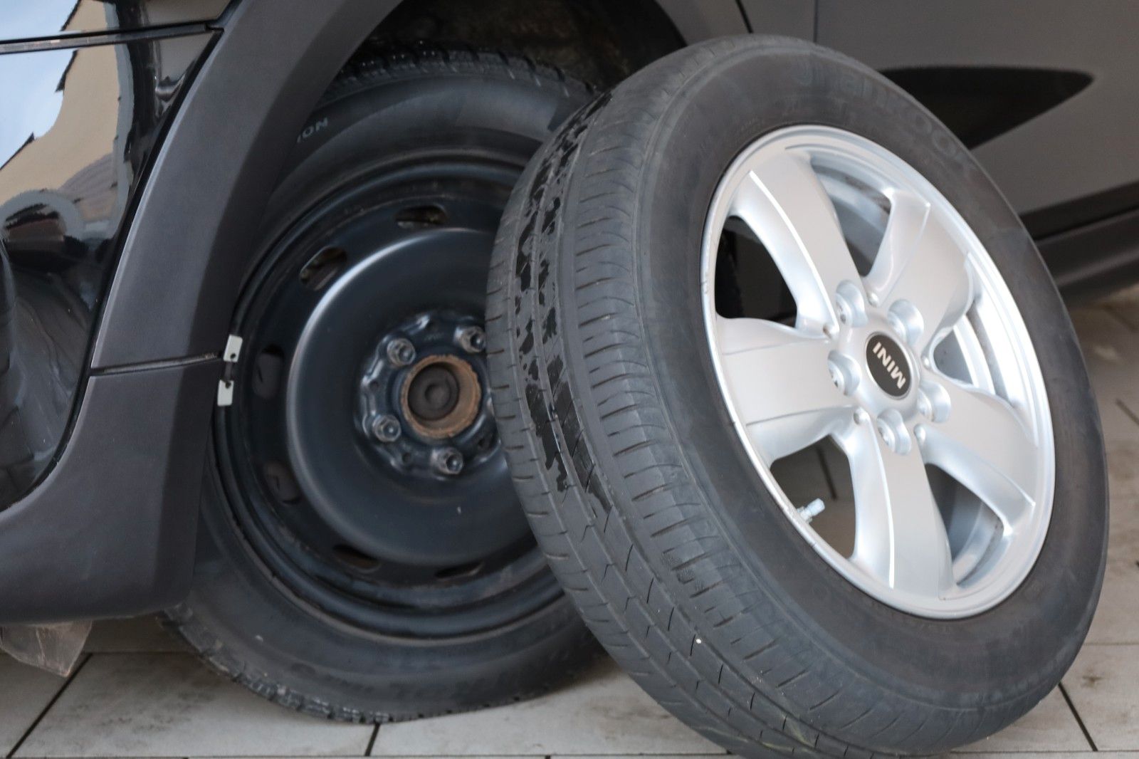 Fahrzeugabbildung MINI ONE FIRST Mini 5-trg. SH,PDC,8-fach bereift