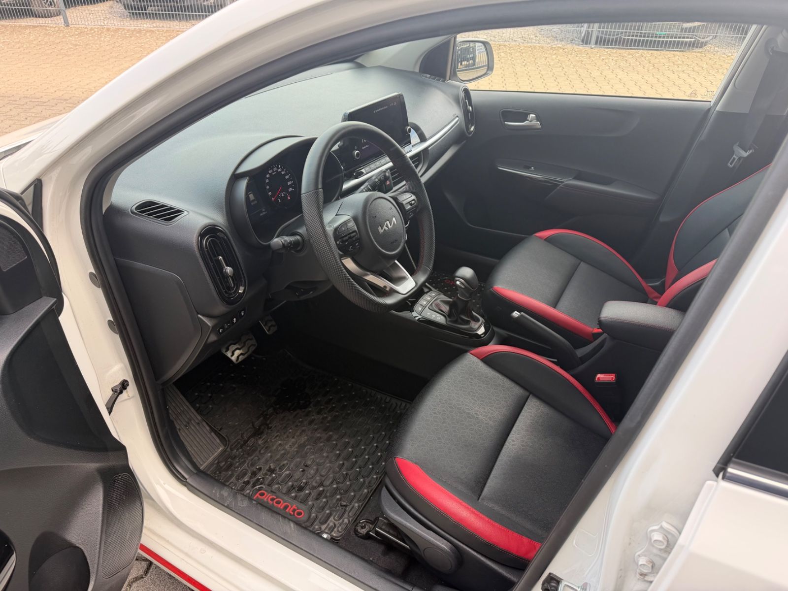 Fahrzeugabbildung Kia Picanto GT-Line / Automatic / Navi / Garantie
