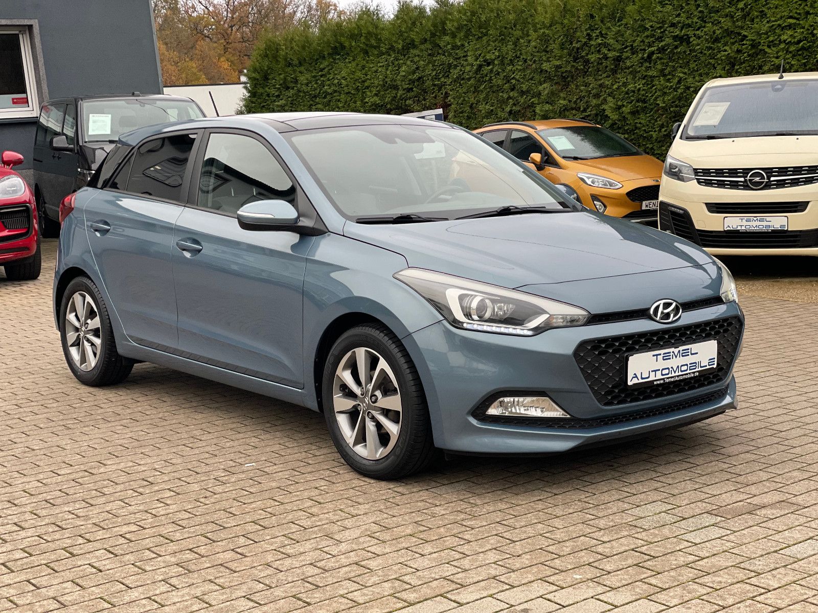 HYUNDAI i20, 2015, Benzin, 84 PS