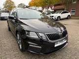 Skoda Octavia Combi RS LED/NAVI/DISTRONIC/PDC/2.HD. - Skoda Octavia Gebrauchtwagen in Bremen