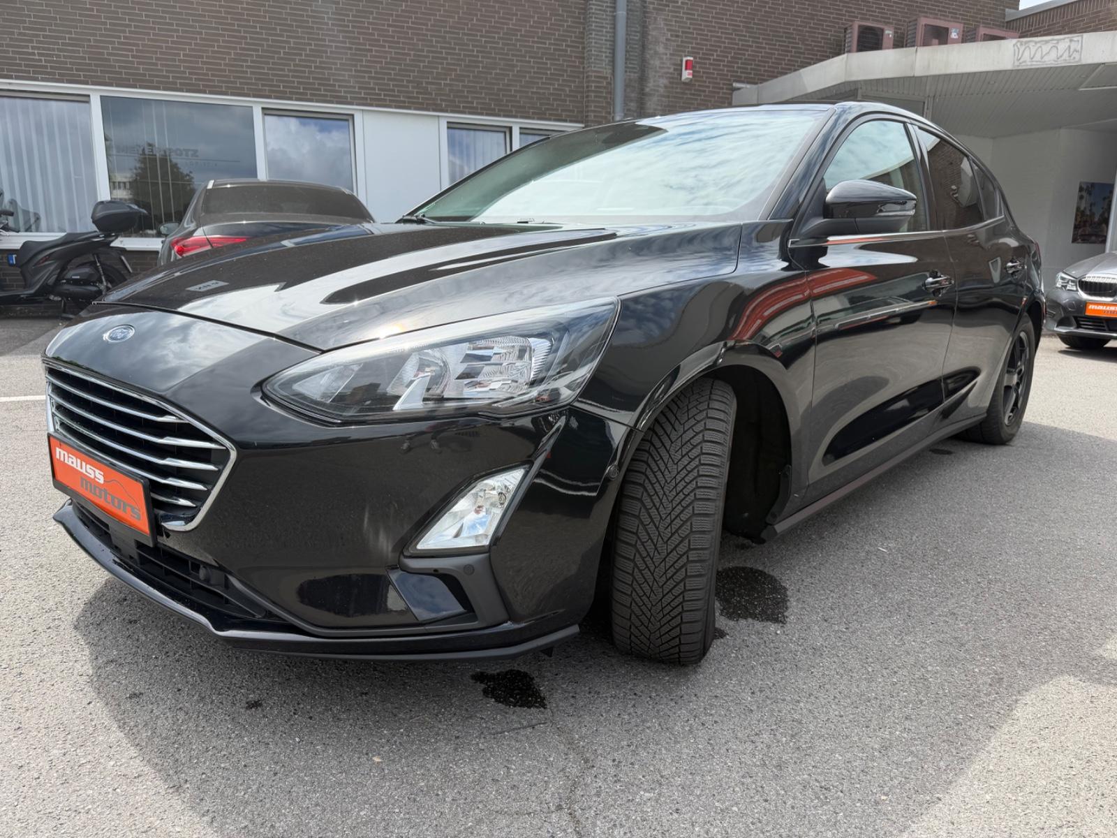 Ford Focus Lim. Titanium  LED NAV PDC - 3009