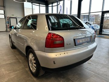 Audi A3 1.8  *Ambiente*Automatik*TÜV 0327*