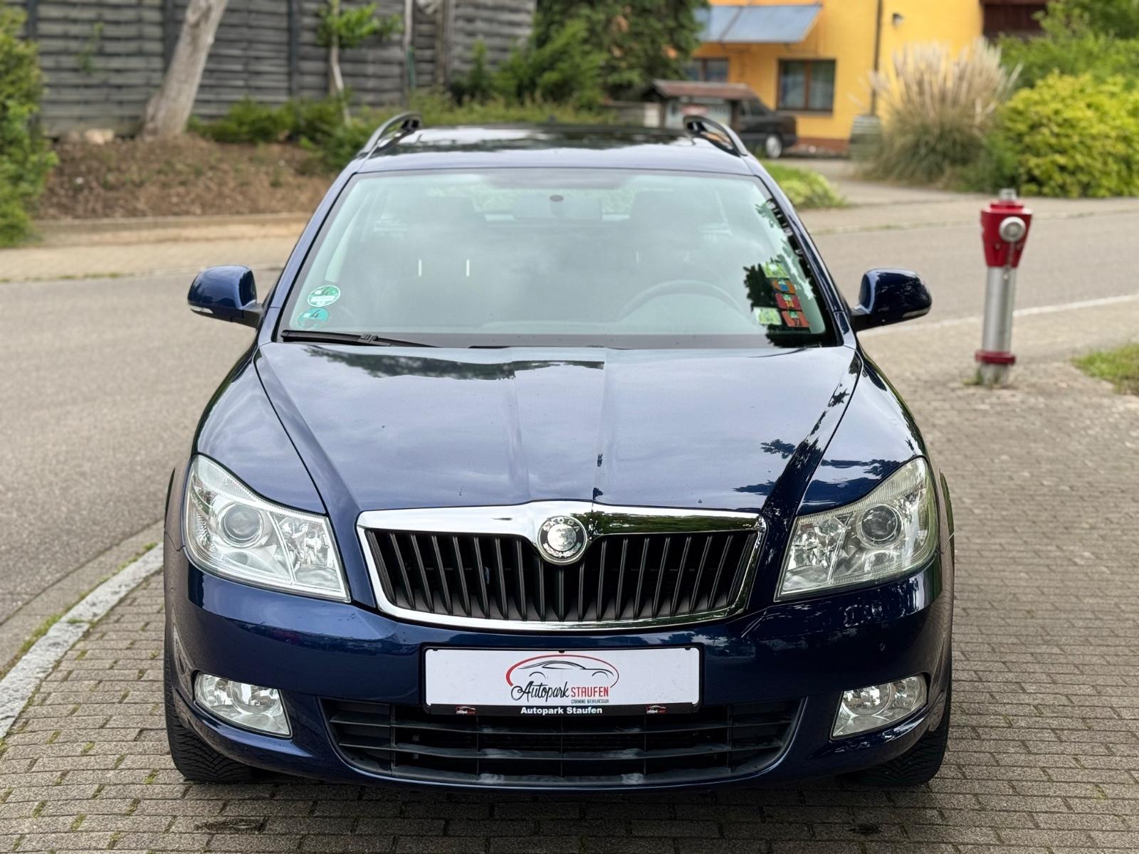 Skoda Octavia 2009 — interior