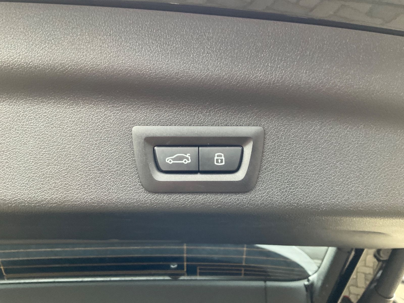 Fahrzeugabbildung BMW X1 sDrive20i,M Sport,AHK,Kamera,Navi,Carplay