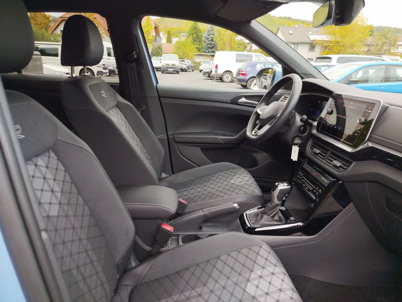 Fahrzeugabbildung Volkswagen T-CrossR-Line 1.0 TSI 85 kw 7-Gang DSG