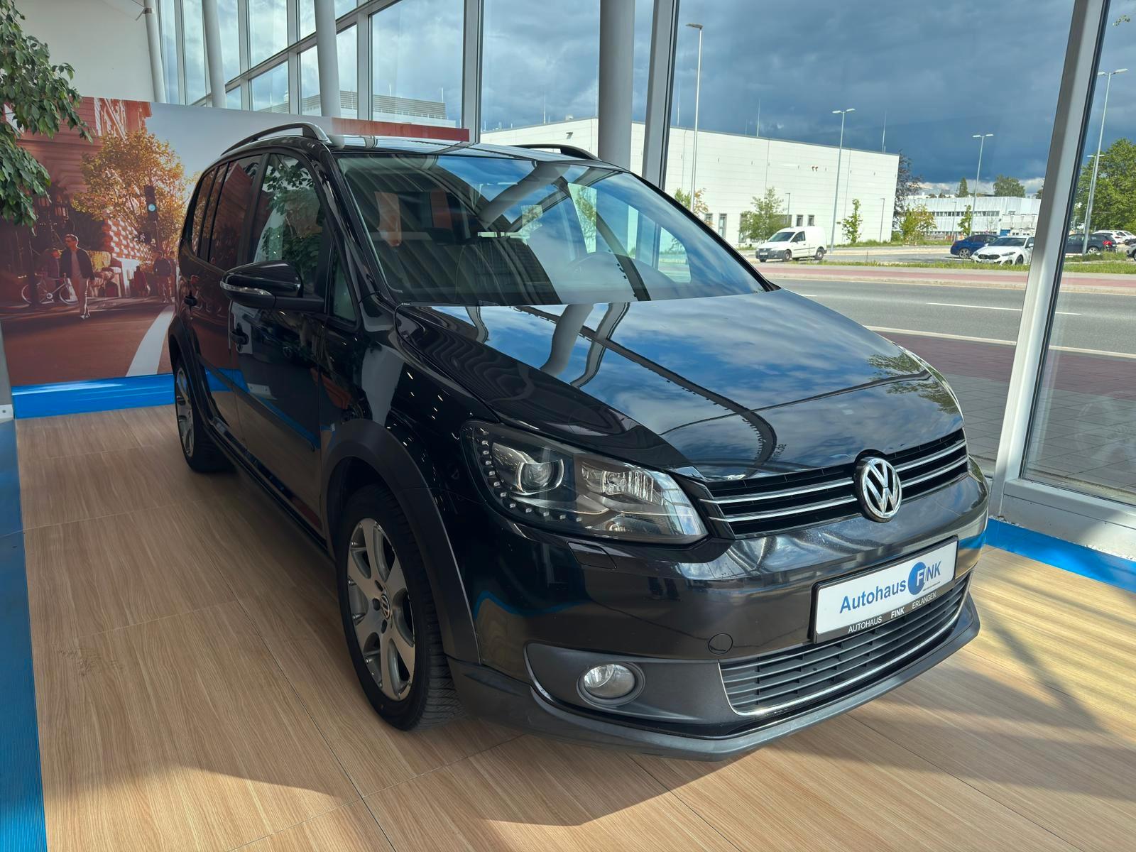 Volkswagen Touran Cross Navi Panorama AHK Automatik 2.Hand