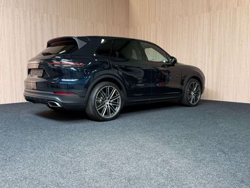 Porsche Cayenne - 5