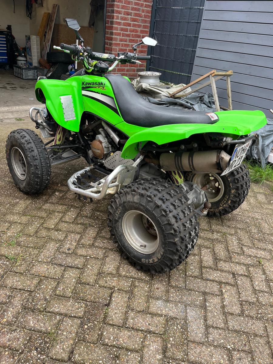 Kawasaki  2005 — салон
