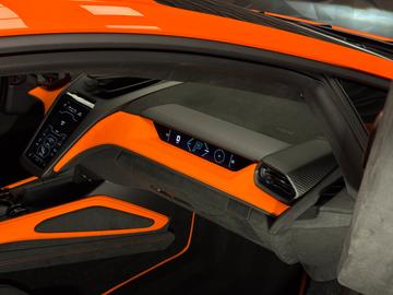 صورة 4 لـ 2024 Lamborghini REVUELTO