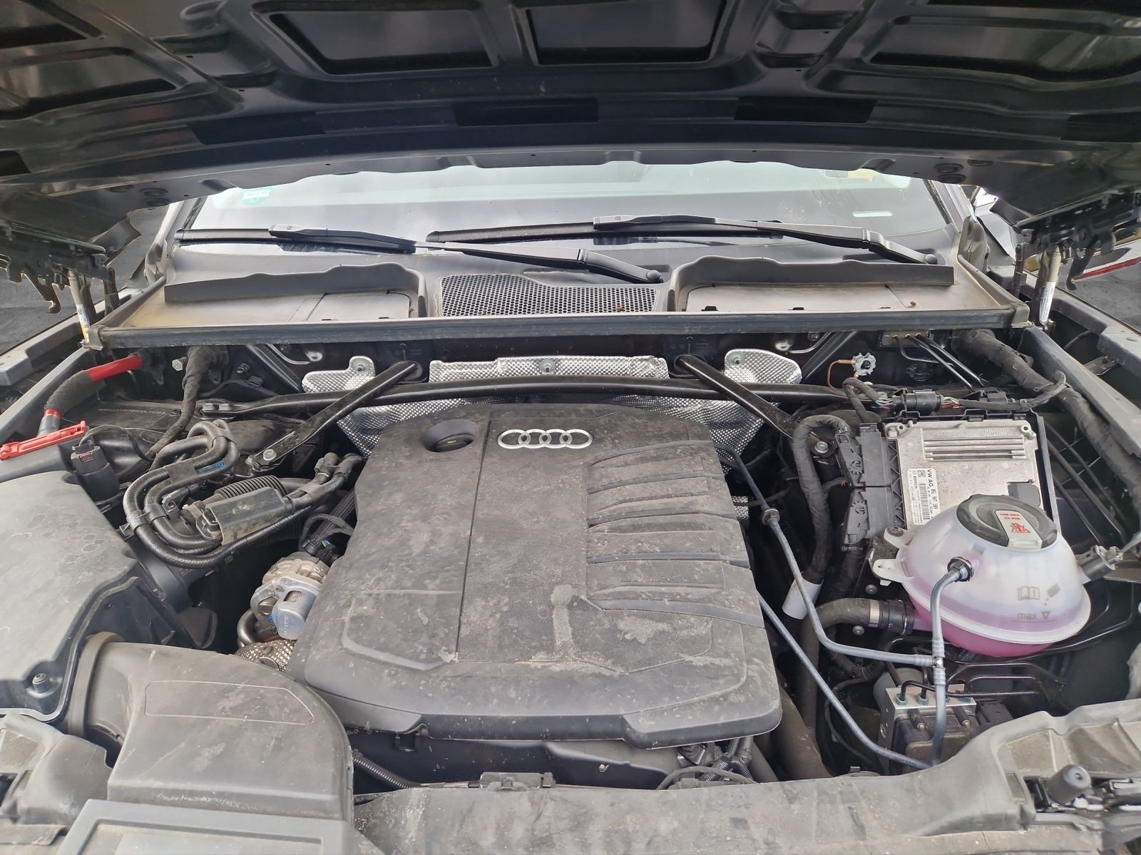 Fahrzeugabbildung Audi Q5 40 TDI quattro S line Navi RearView