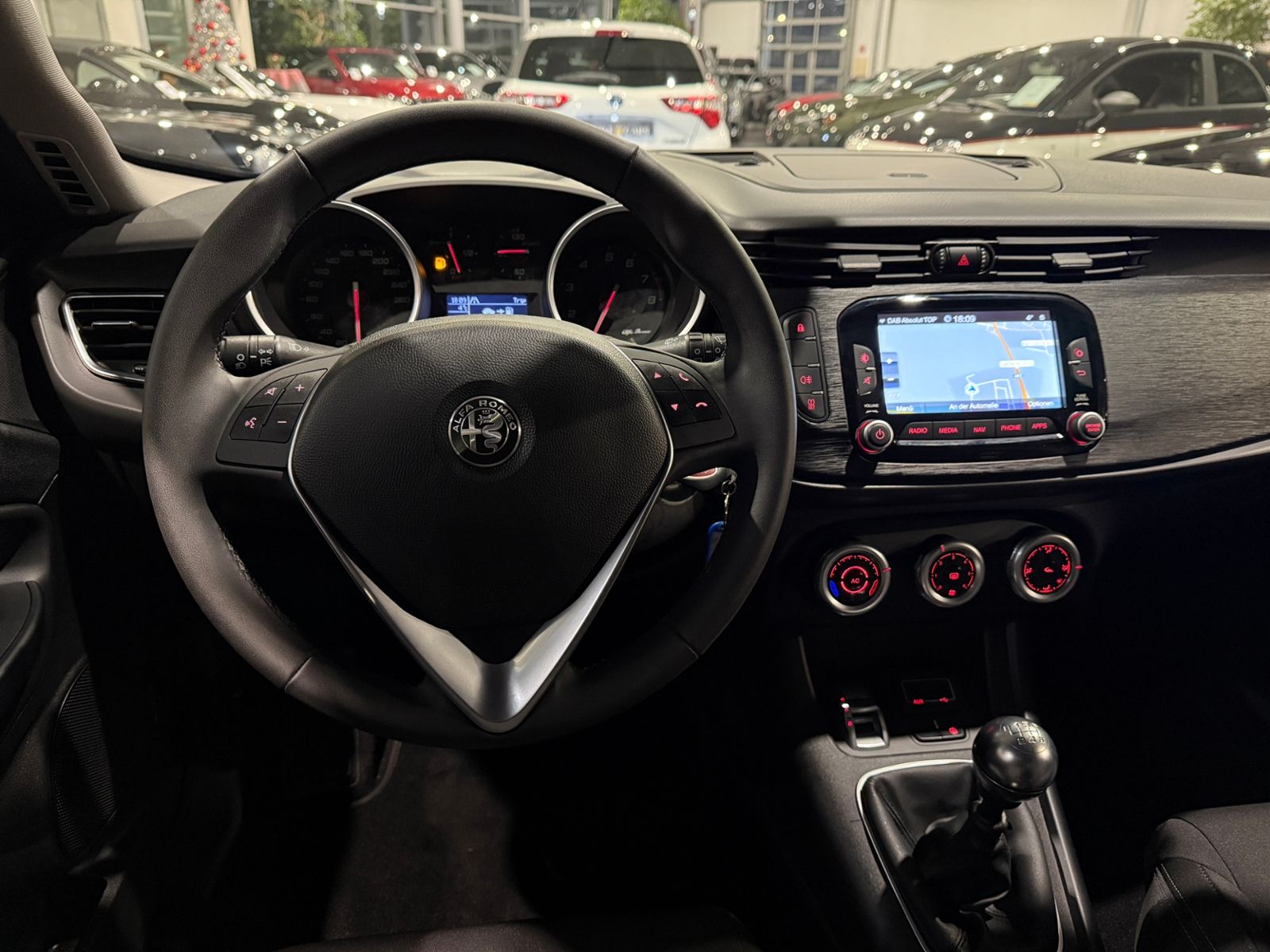 Fahrzeugabbildung Alfa Romeo Giulietta 1.4 TB KLIMA NAV 16"-ALU
