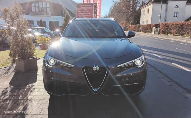 Alfa Romeo Stelvio Super Q4 TÜV neu