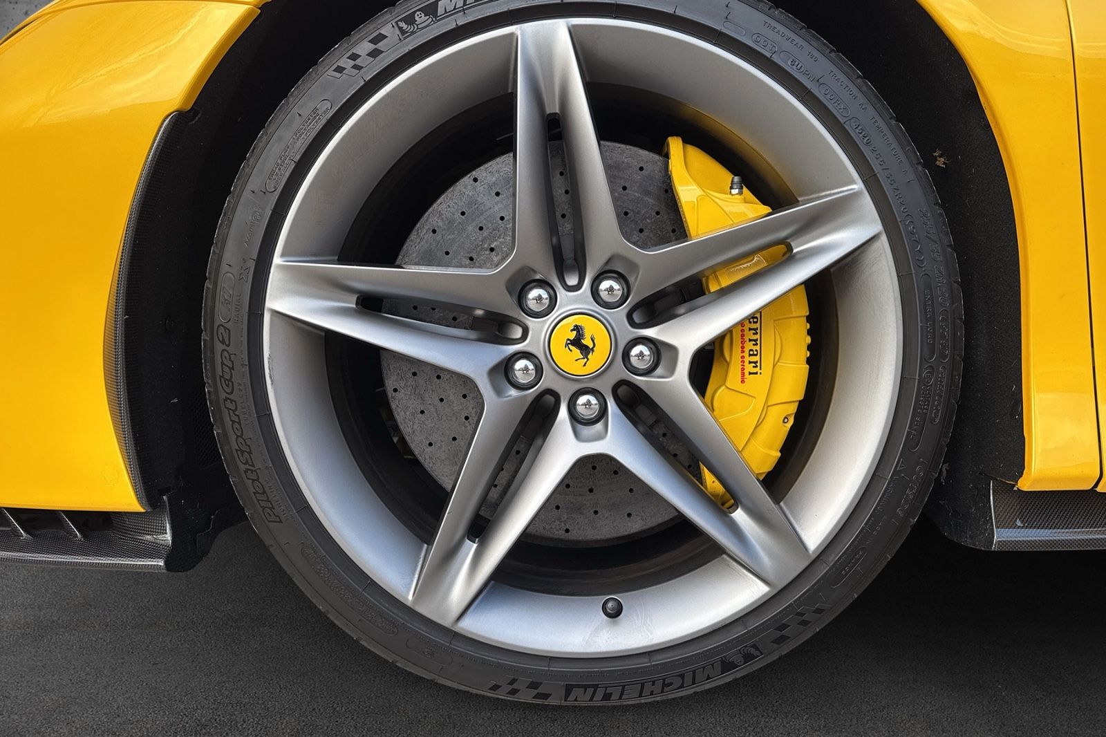 Fahrzeugabbildung Ferrari SF90*AssettoFiorano*VollCarbon*Atelier