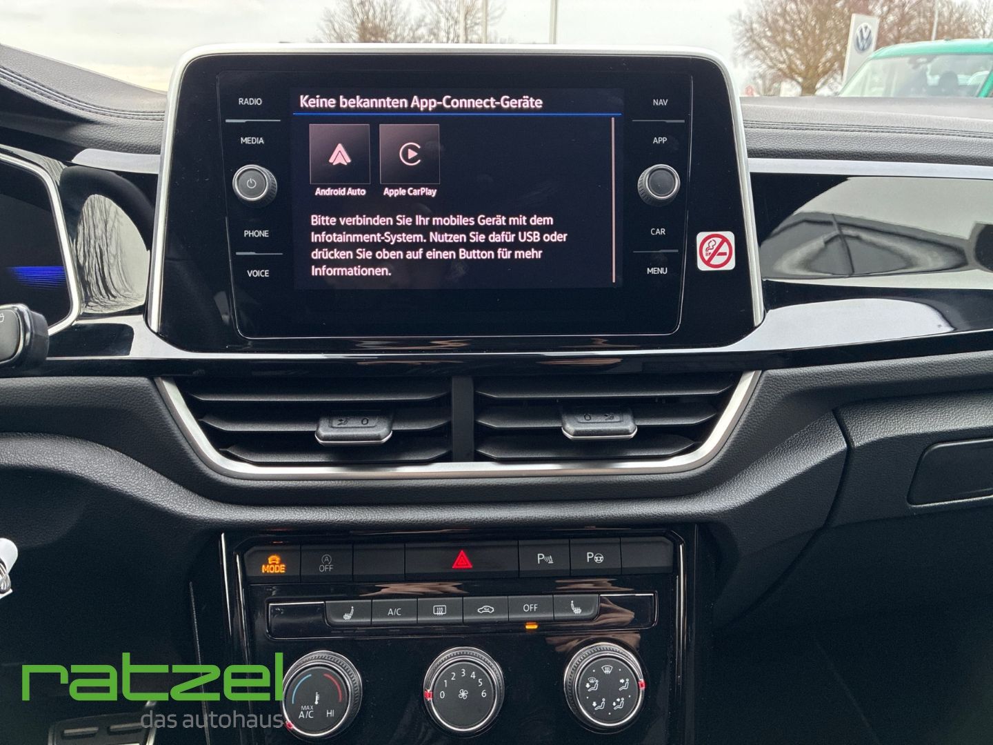 Fahrzeugabbildung Volkswagen T-Roc R-Line 1.5 TSI DSG LED ACC Dig. Cockpit Li