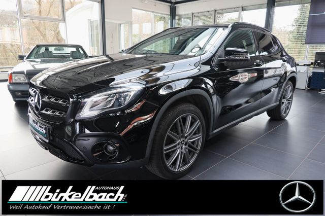 Mercedes-Benz GLA 180 Sport 7G-DCT Night LED Pano Carlsson